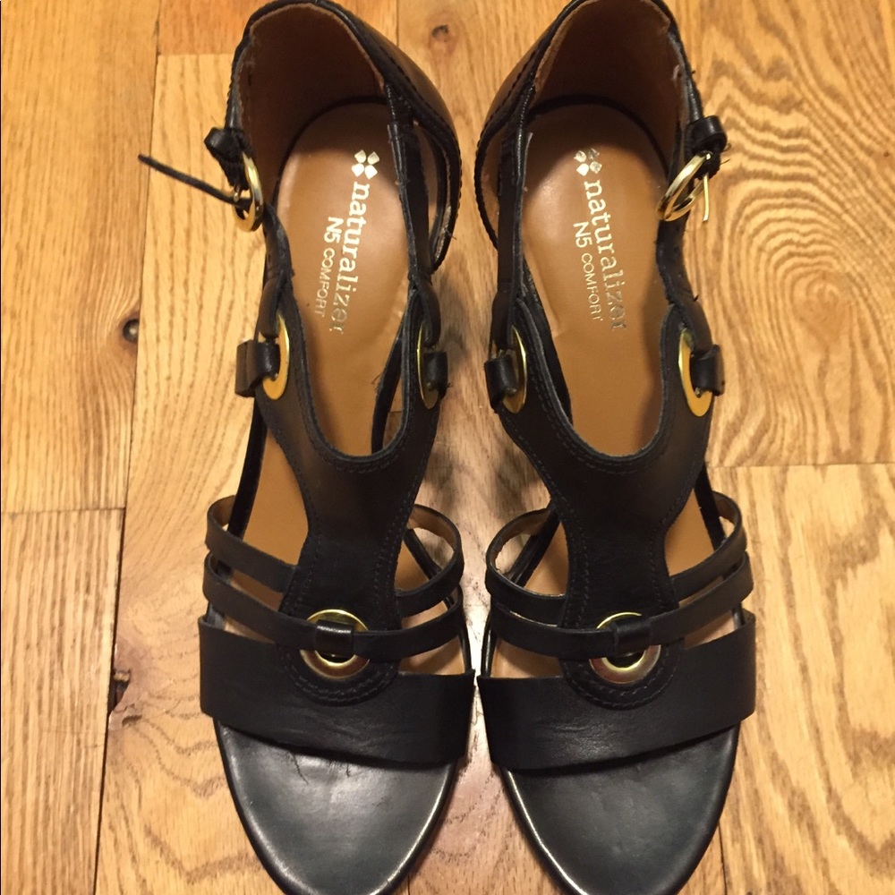 Brand:  Naturalizer - Picture 3 of 4